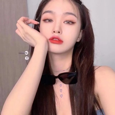 隔楼女孩:我们之间的层距 封面