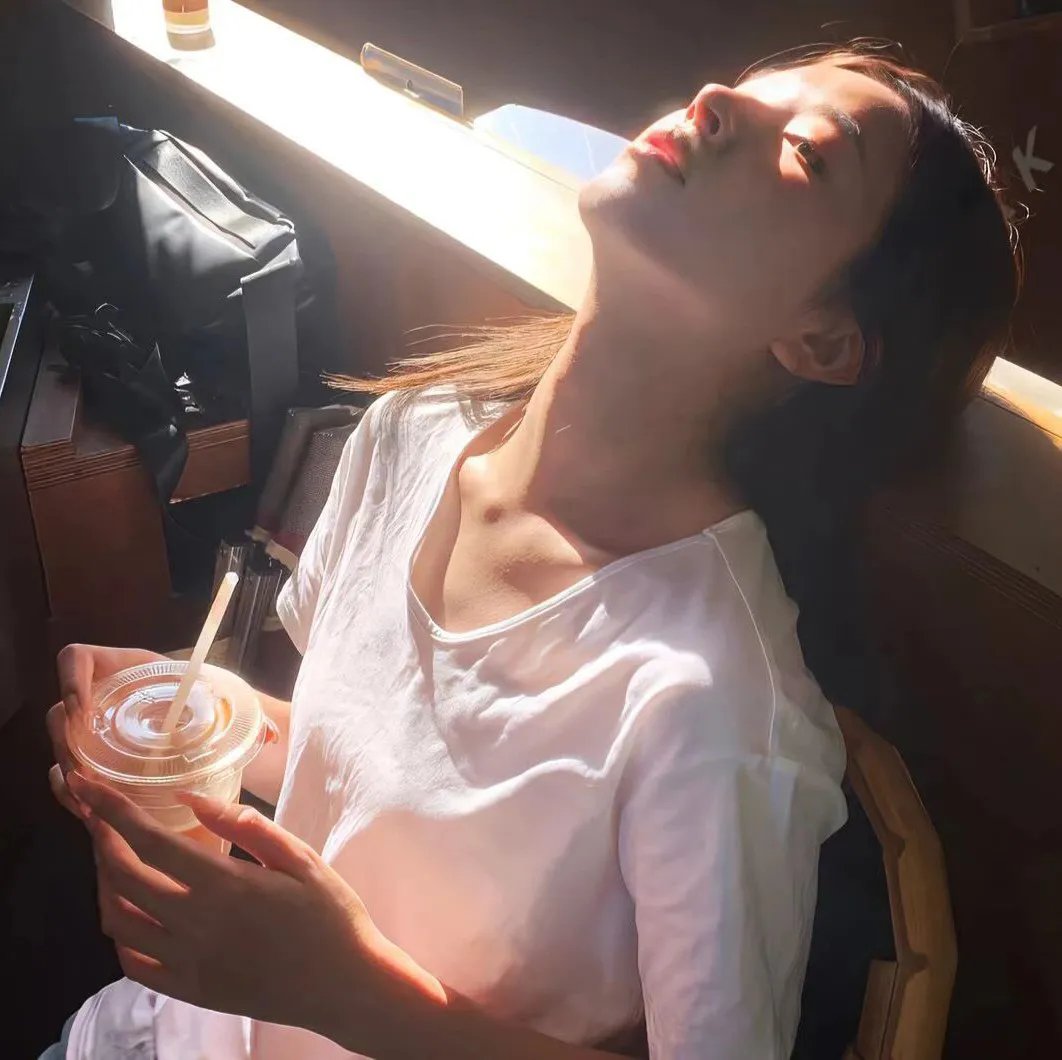 哎咕岛消失的舔甜歌姬 封面